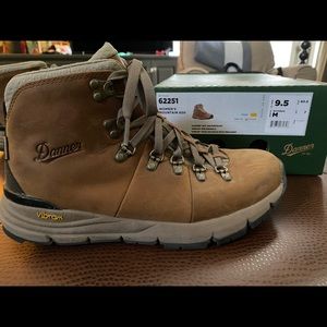 Danner Women’s Mountain 600 9.5